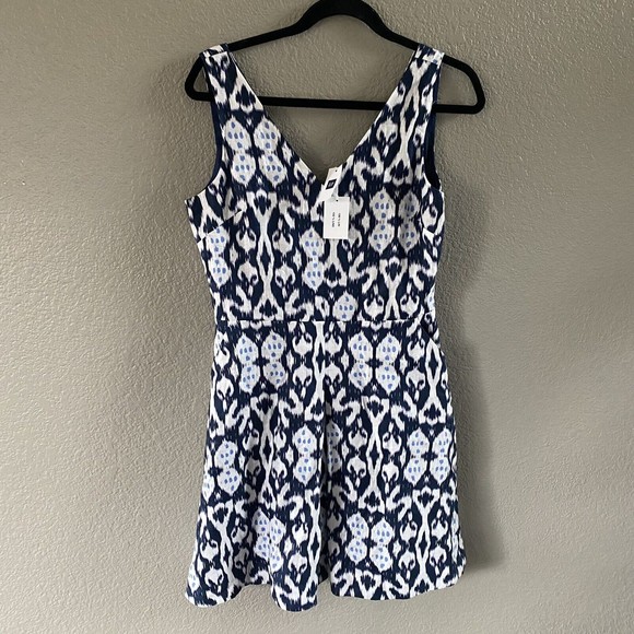 Gap 100% Linen Mini Dress Batik Ikat Blue Fit Flare Sleeveless Womens Size 6 NWT - Picture 3 of 11